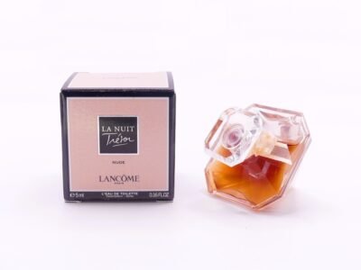 La nuit Trésor nude